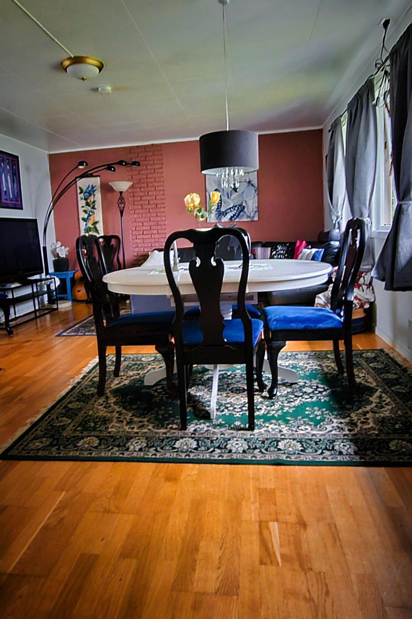 Nydelig Utsikt, Egen Leilighet Med To Parkeringer Movik  Room photo